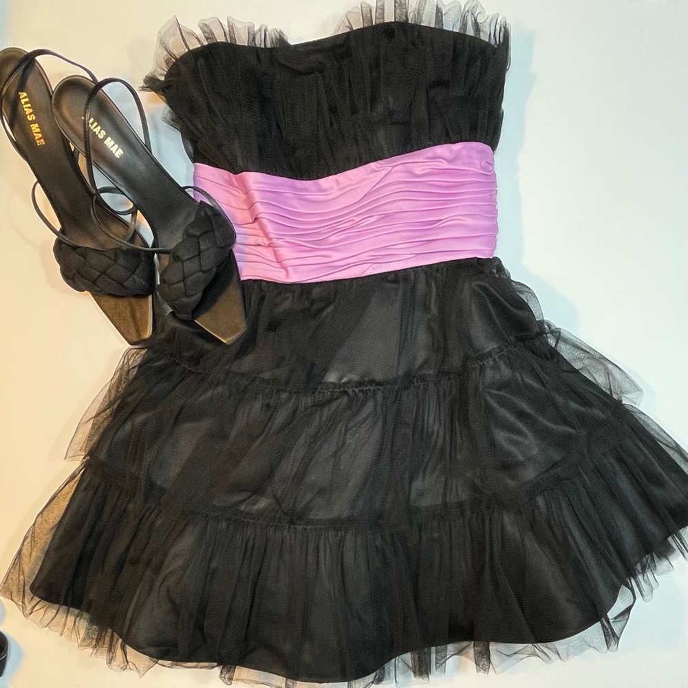 BETSEY JOHNSON - Strapless Black Dress w/ Pink Bow